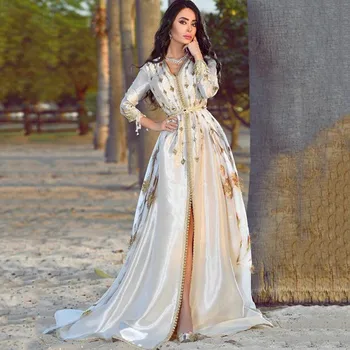 Elegantní Marocké Kaftan Večerní Šaty Výšivky Nášivky Krajky Dlouhé Společenské Šaty Plný Rukáv Arabské Prom Party Šaty Split