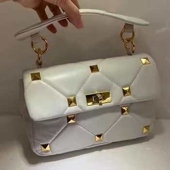 Nové Luxusní Značkové Kabelky Rhombus Příhradové Zlatý Řetěz Nýt Bag Módní Hostina Rameno Crossbody Tašky Kvalitní Ženy Bag