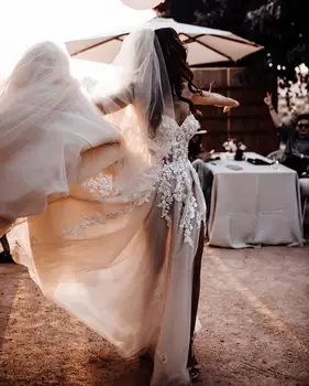 2022 Romantické Boho Svatební Šaty pro Nevěstu bez Ramínek Krajka Nášivka s hlubokým Výstřihem A-Line Štěrbinou Svatební Šaty Letní Beach Vestido Noiva